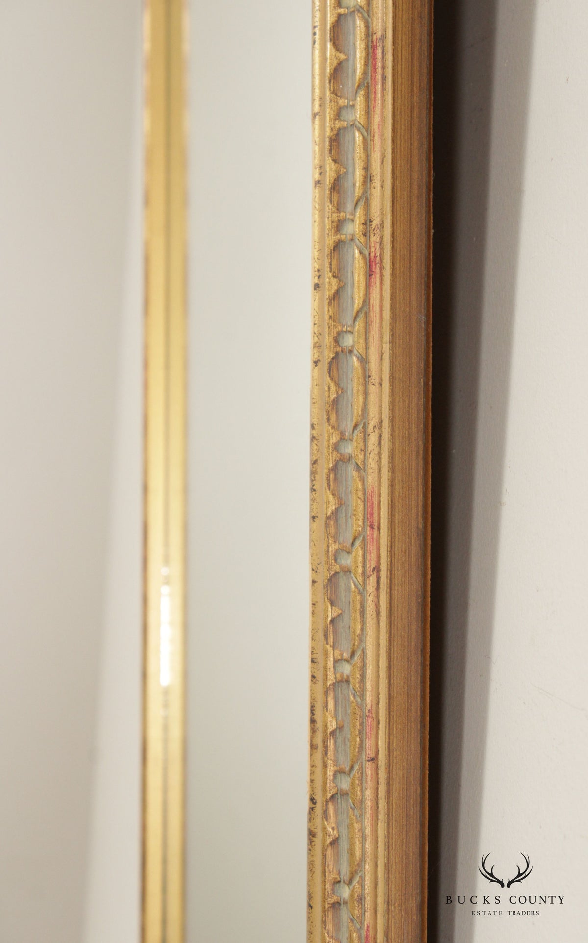 Adams Style Carved Giltwood Accent Wall Mirror