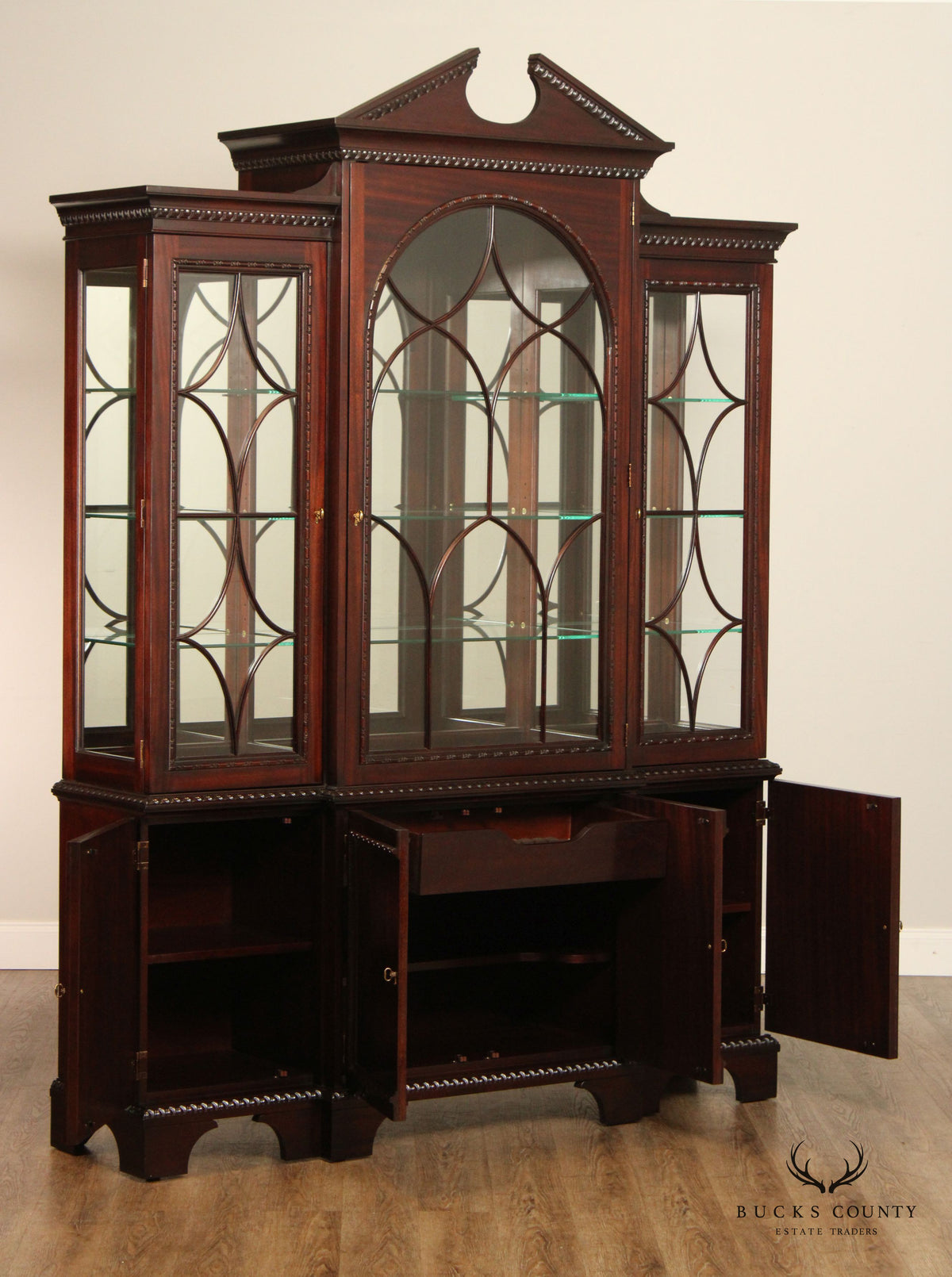 Hickory White American Masterpiece Collection Mahogany Breakfront China Cabinet