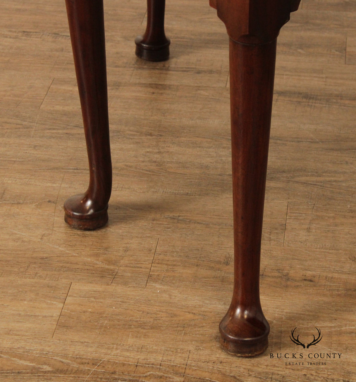 Antique Queen Anne Style Mahogany Gate-Leg Drop-Leaf Dining Table