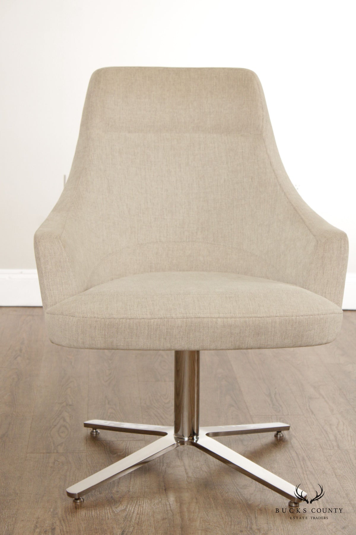 Cumberland Mid Century Modern Style Pair of Swivel Lounge Chairs