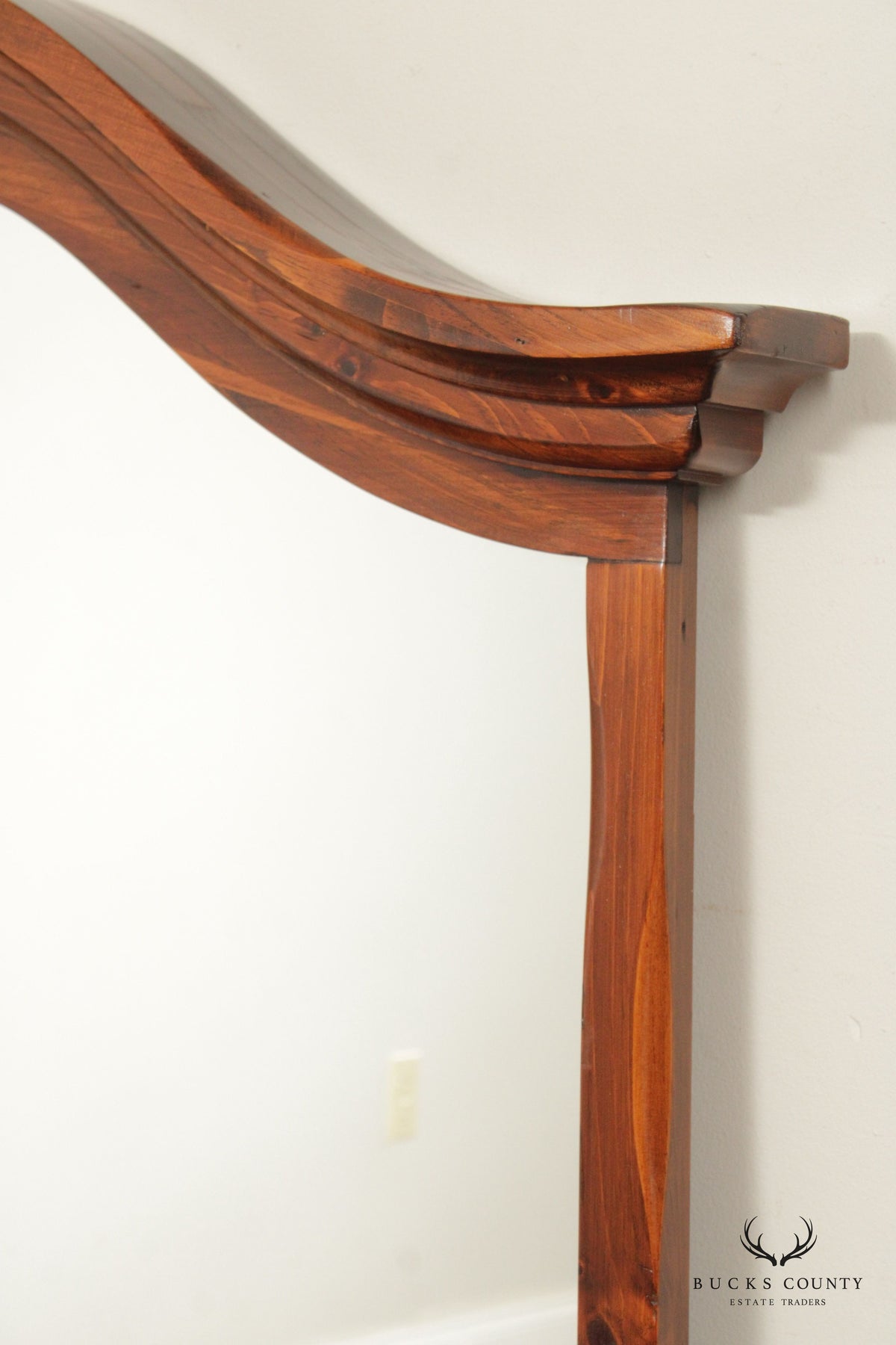 Sugar Hill Furniture Traditional Arched Top Wall Mirror