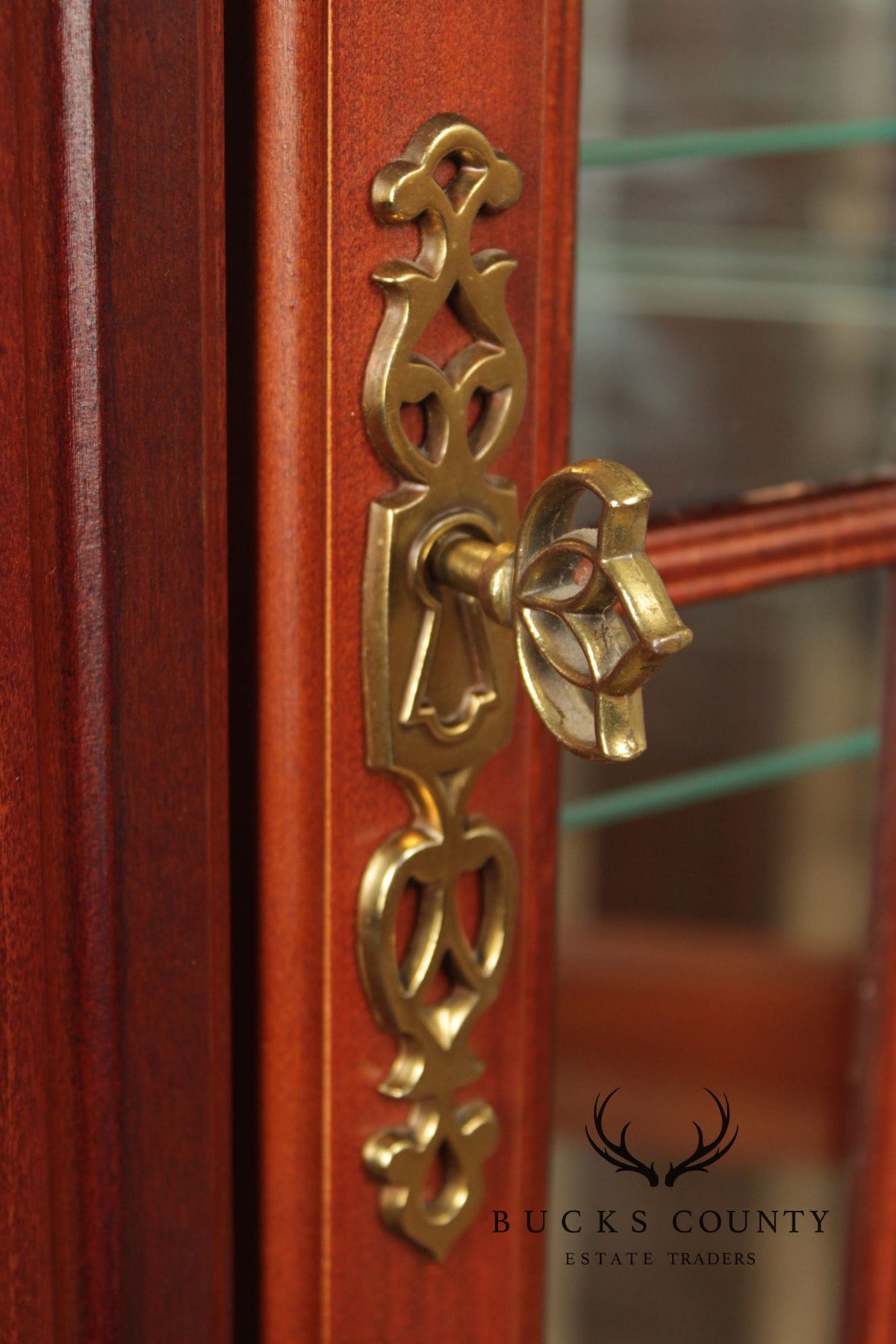 Pulaski Traditional Lighted Cherry Corner Curio Cabinet With Arched Pediment