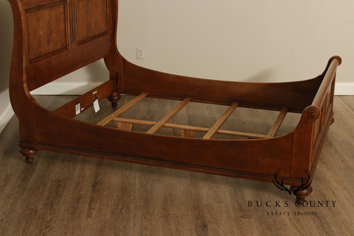 ETHAN ALLEN ‘NEW COUNTRY’ MAPLE QUEEN SLEIGH BED