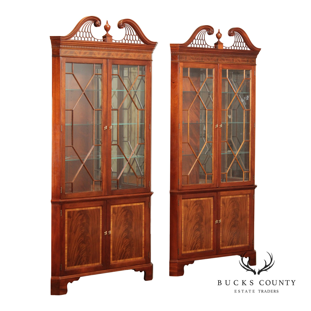 Stickley Georgian Style Pair of Mahogany Corner Cabinets