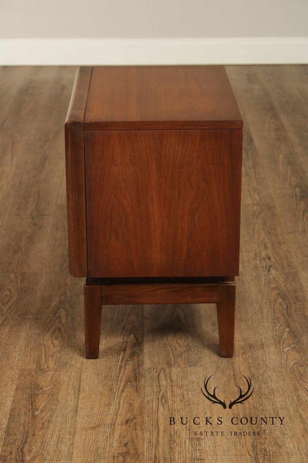 United Furniture Mid Century Modern Pair of Walnut Diamond Front Nightstands