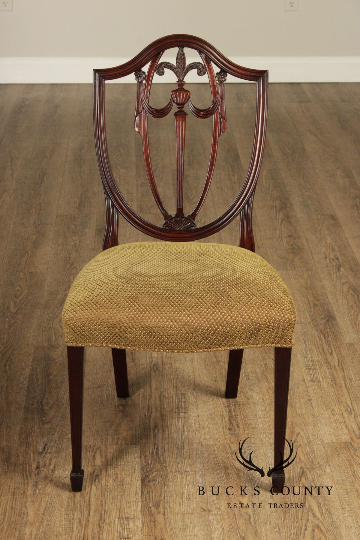 Kindel Hepplewhite Set Of 8 Mahogany Shield Back Dining Chairs