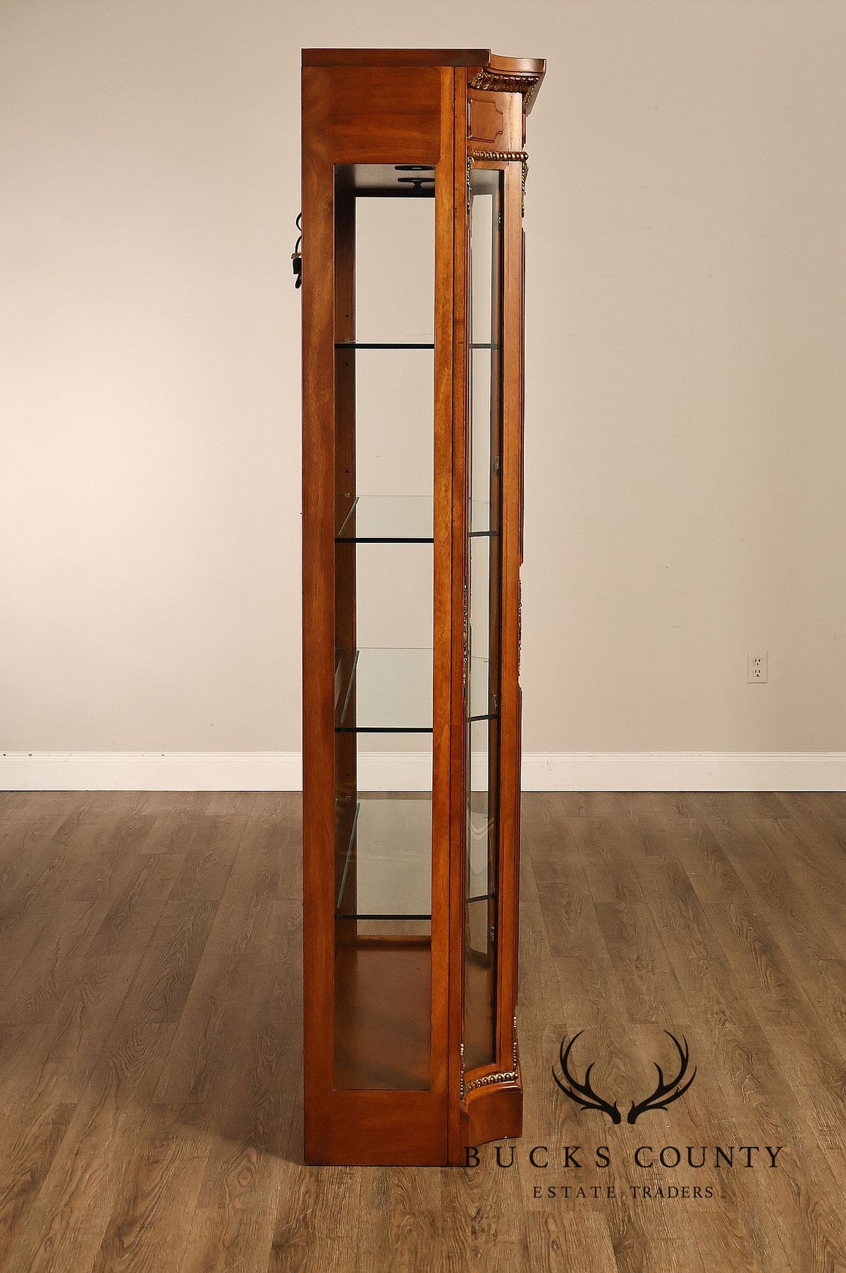 Henredon Grand Provenance Collection Lighted Glass Display Curio Cabinet