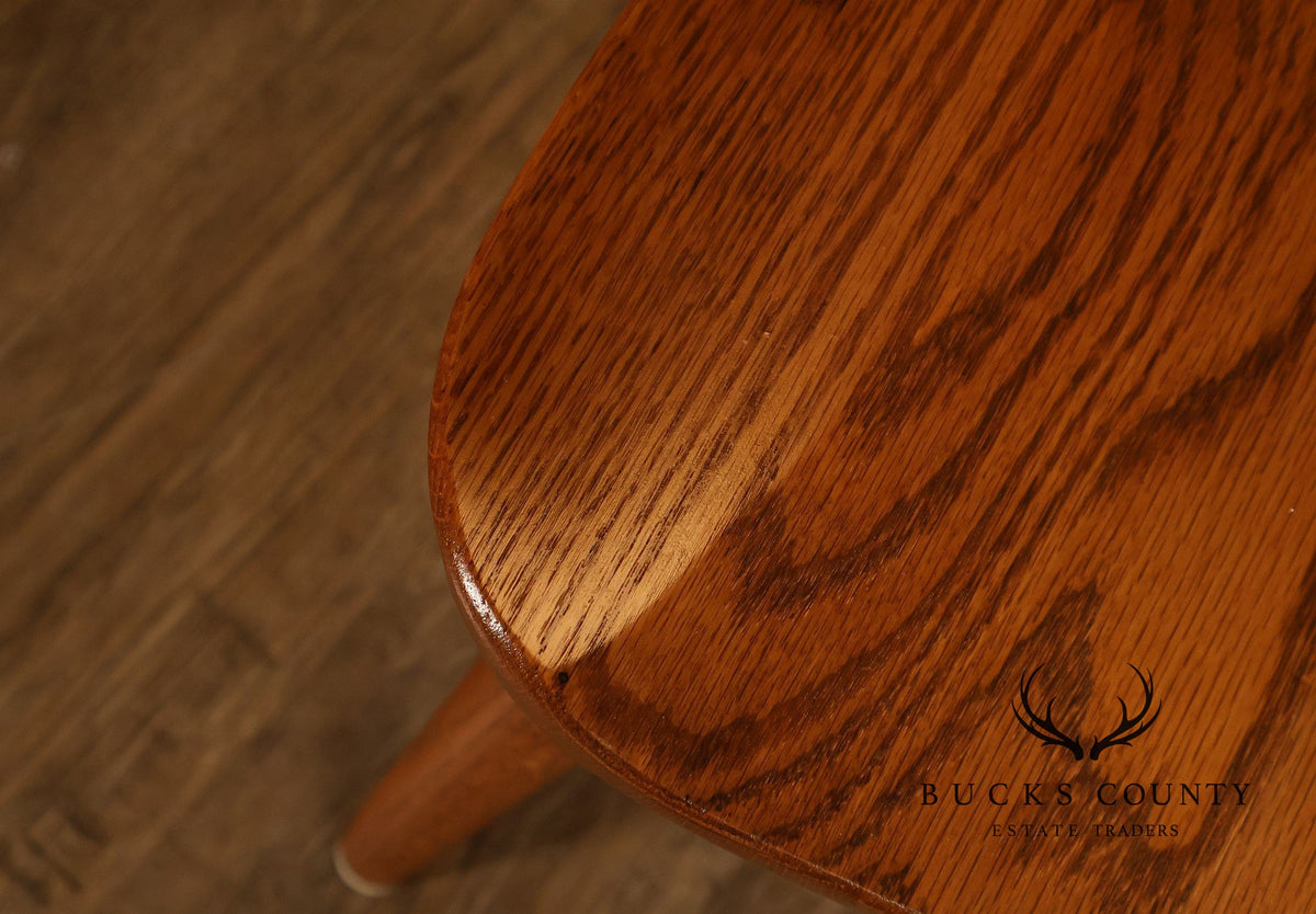 Richardson Brothers Colonial Windsor Style Set Of Seven Oak Dining Chairs