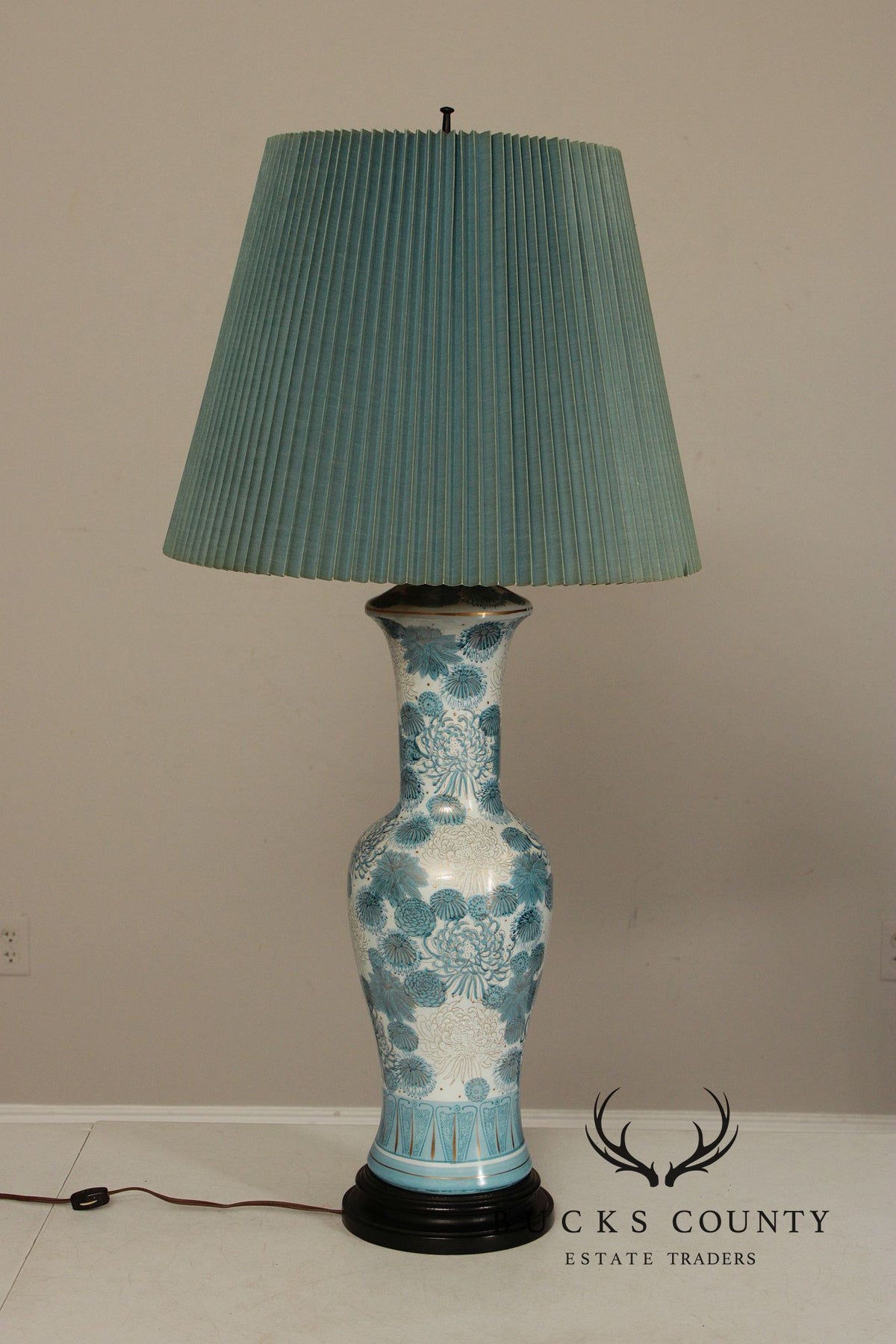 Marbro Lamp Company Asian Style Porcelain Table Lamp