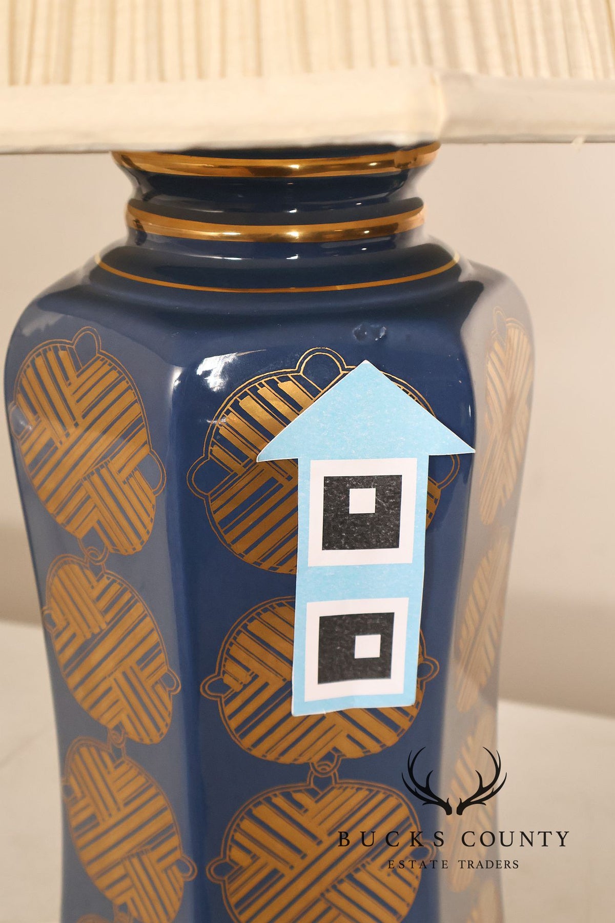 Contemporary Asian Style Pair of Porcelain Table Lamps