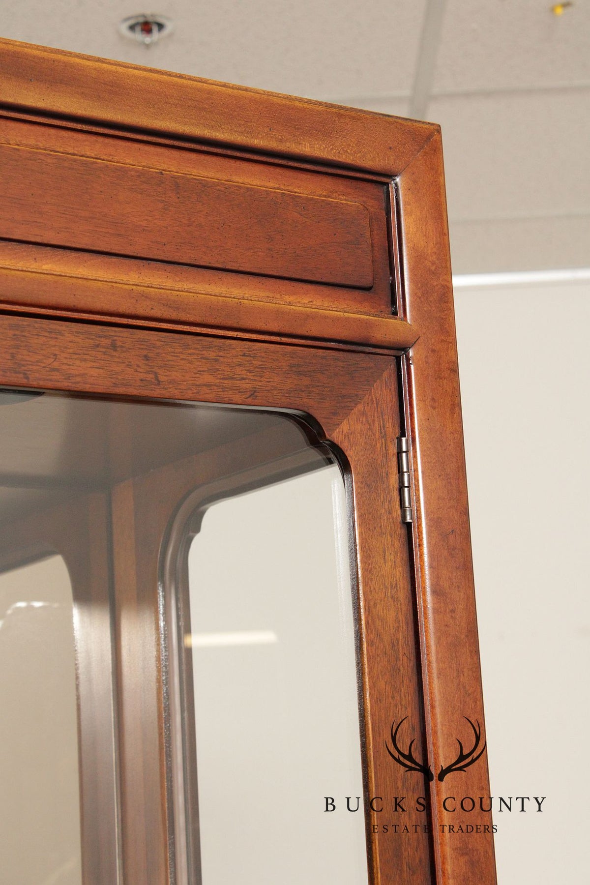 Henredon 'Folio 16' Asian Inspired Display Cabinet