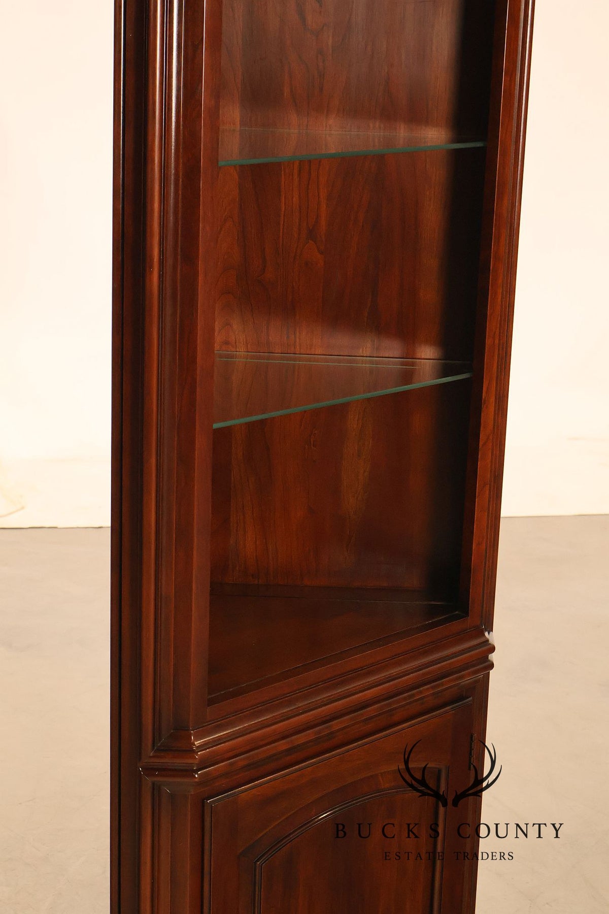 Statton Old Towne Cherry Georgian Corner Display Cabinet With Glass Shelves