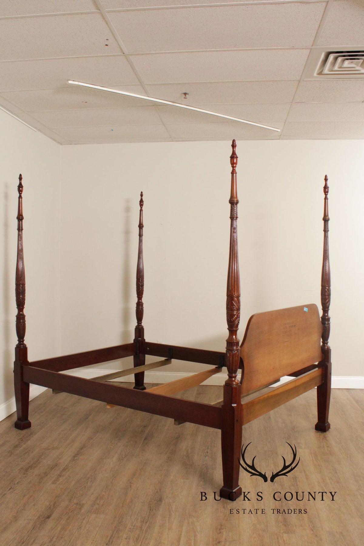 Drexel '18th Century Classics' Mahogany Queen Poster Bed