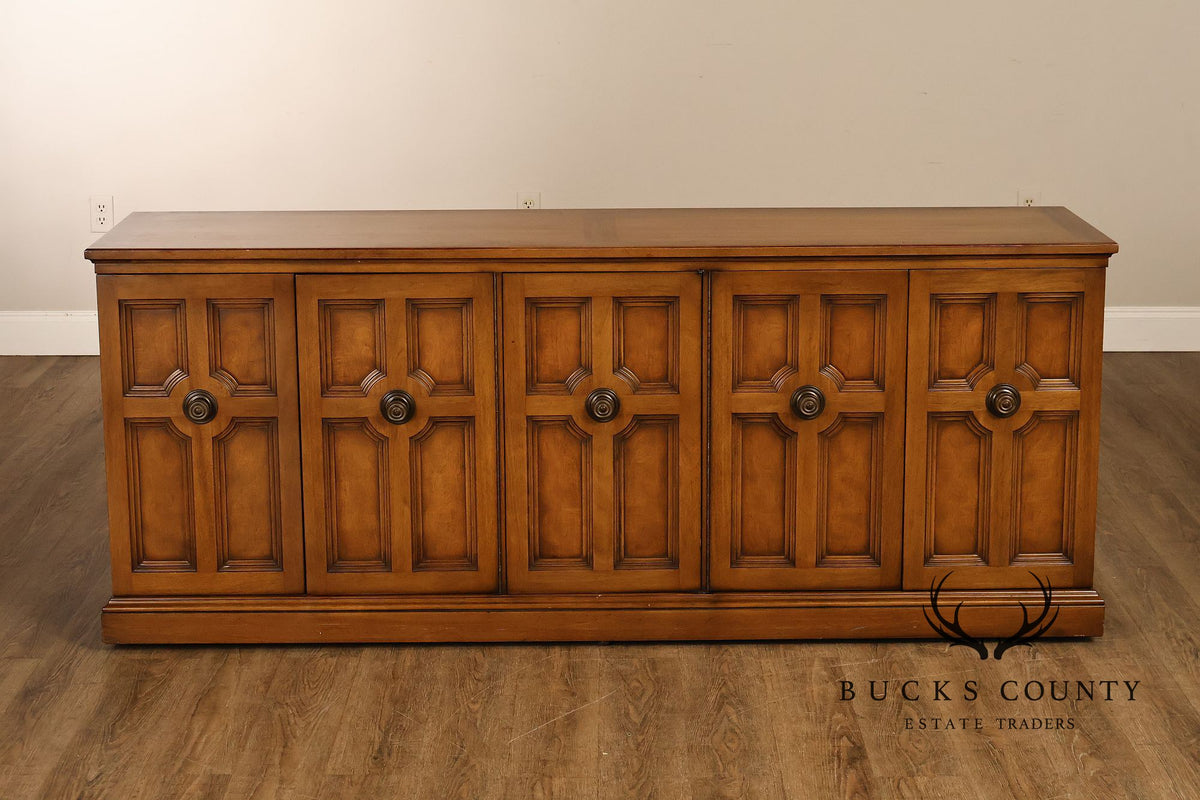 Henredon Mid Century Modern Walnut Sideboard