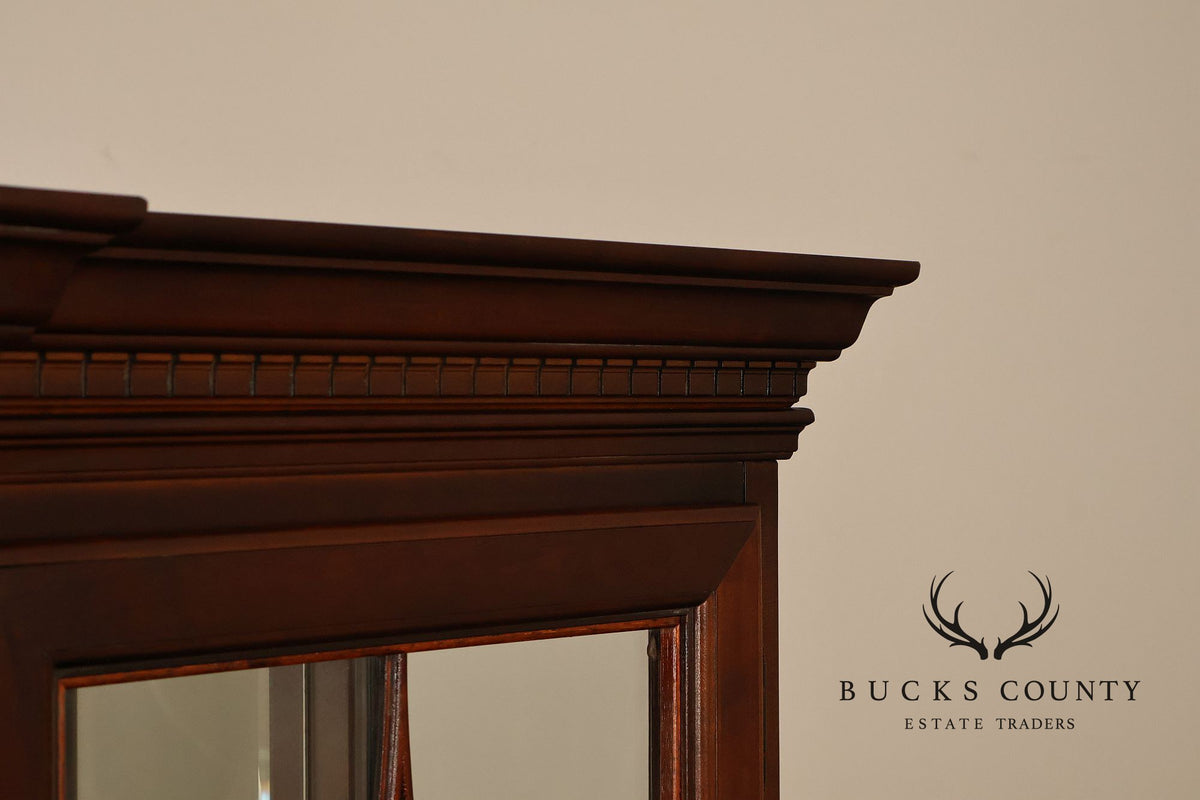Thomasville Chippendale Style Mahogany Breakfront China Cabinet