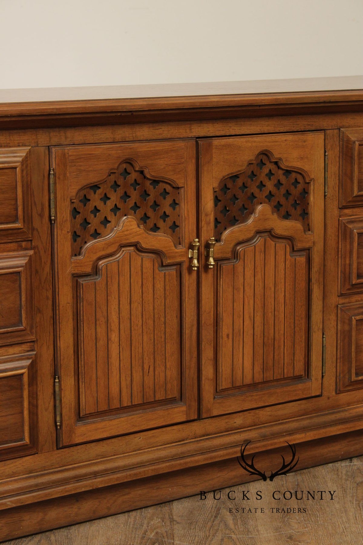 Thomasville Vintage Mediterranean Style Long Dresser