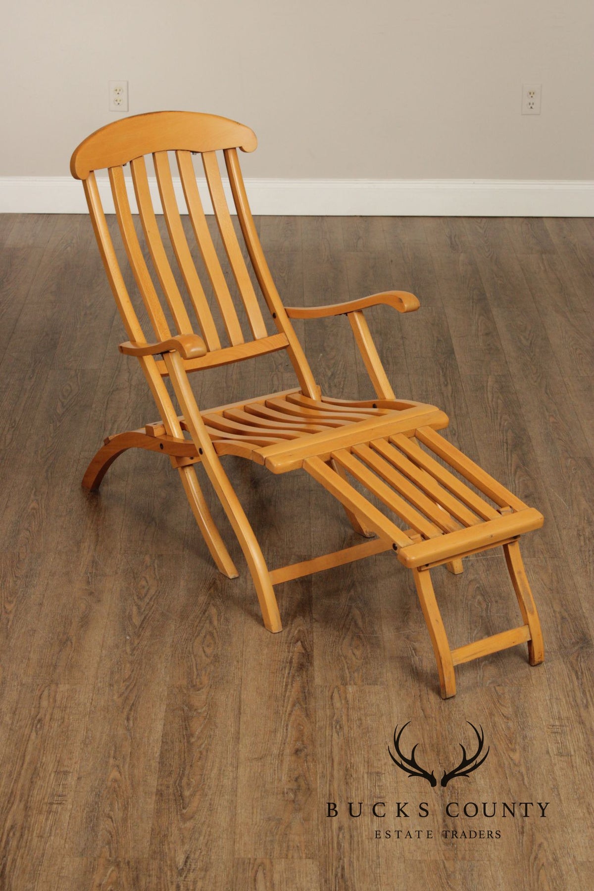 Vintage Campaign Style Pair of Maple Folding Cruise Ship Steamer Lounge Chairs