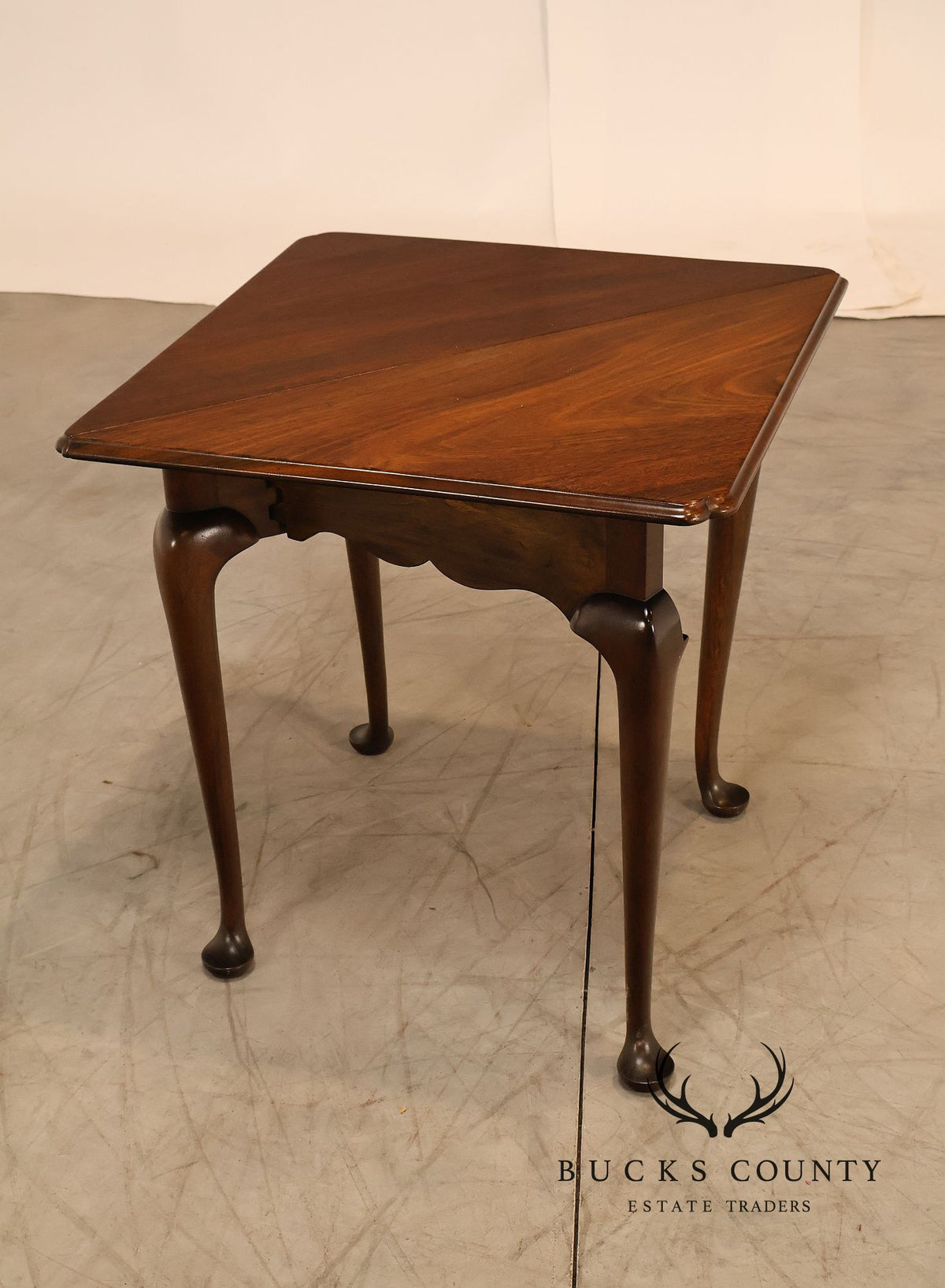 Kittinger Colonial Williamsburg Mahogany Drop-Leaf Napkin Table