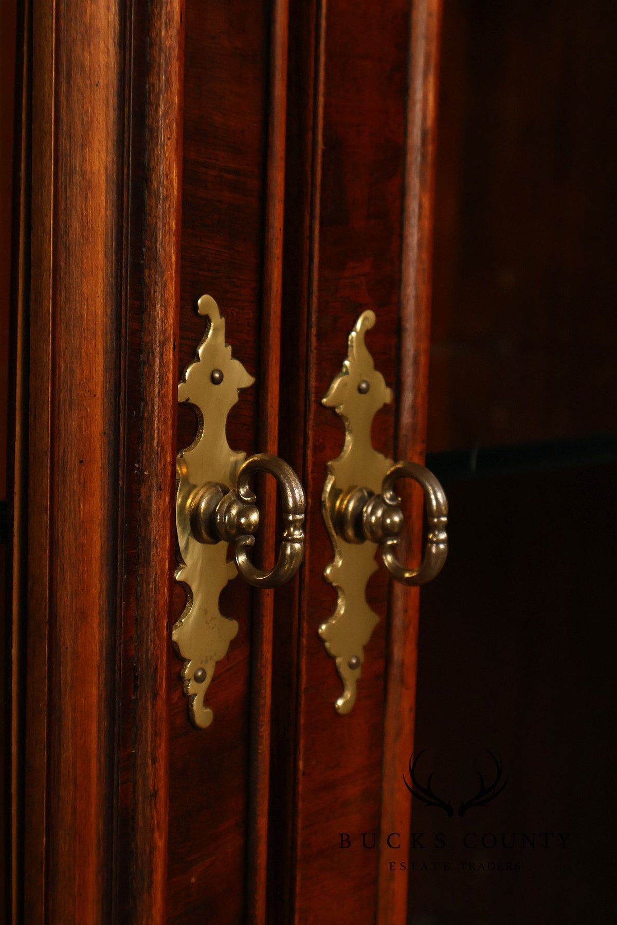 Henredon Furniture Georgian Style Mahogany Breakfront