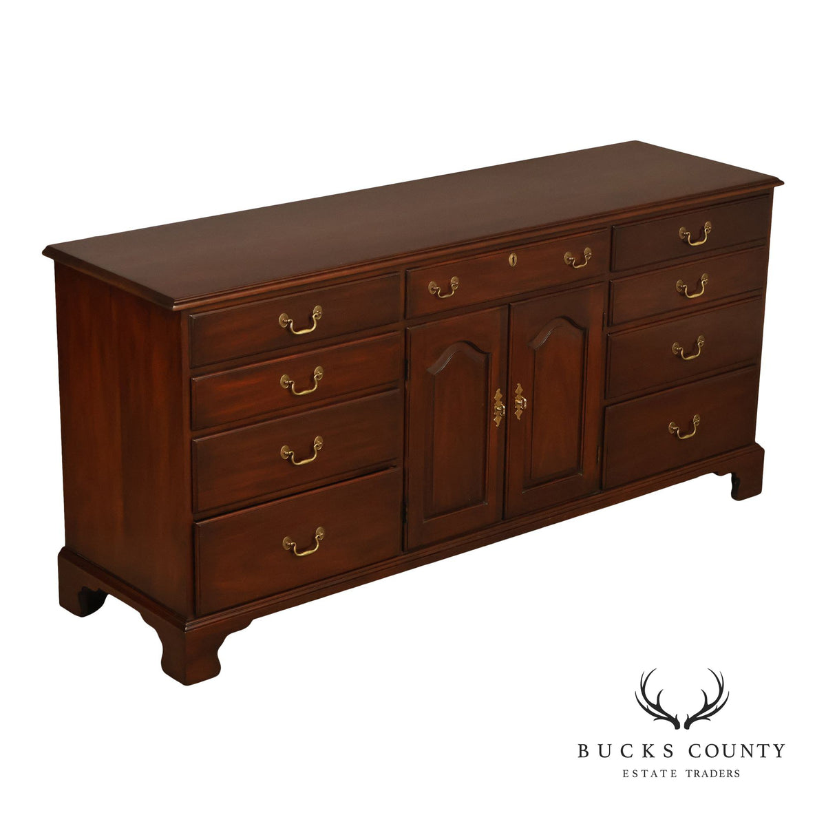 Henkel Harris Virginia Galleries Vintage Mahogany Long Dresser