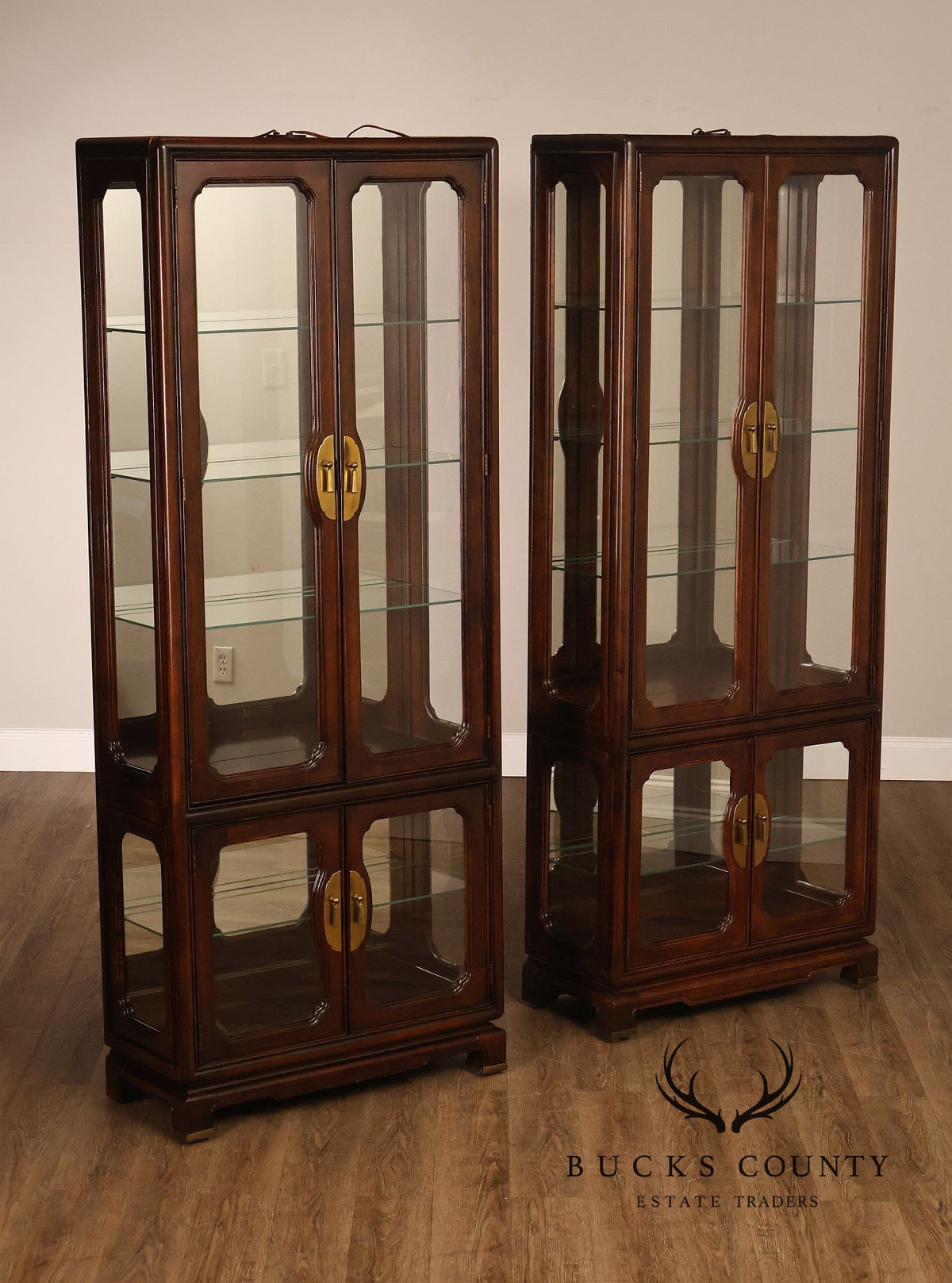 Hollywood Regency Asian Influenced Pair Of Lighted Curio Display Cabinets