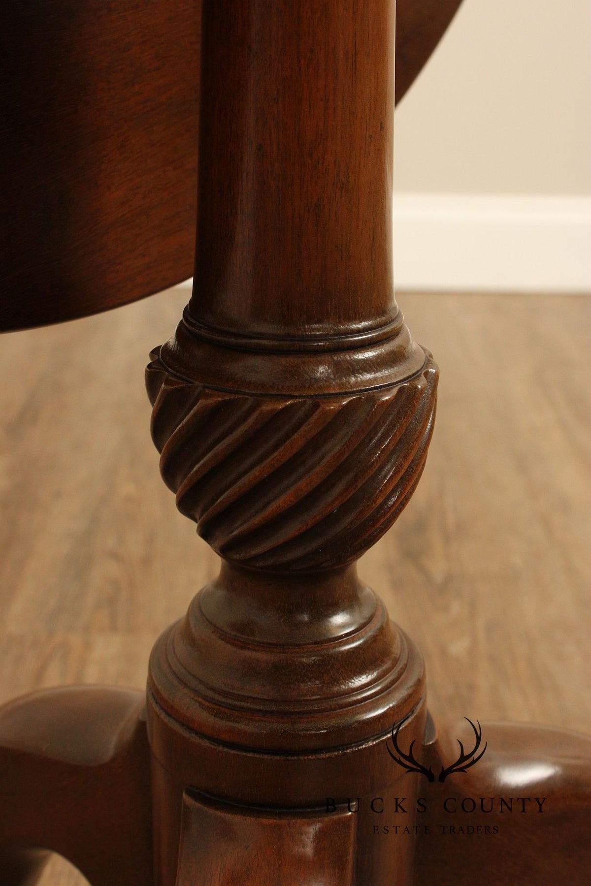 Pair of Kittinger Historic Newport Mahogany Tilt-Top Pedestal Tables
