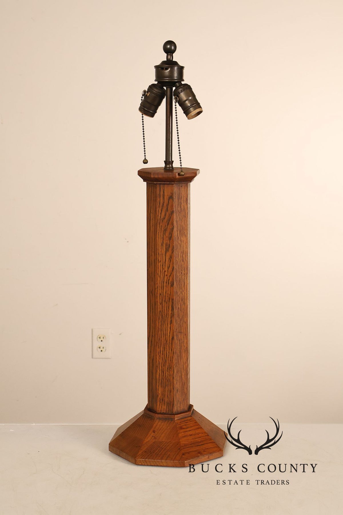 Stickley Mission Collection Table Lamp With Leaded Glass Shade