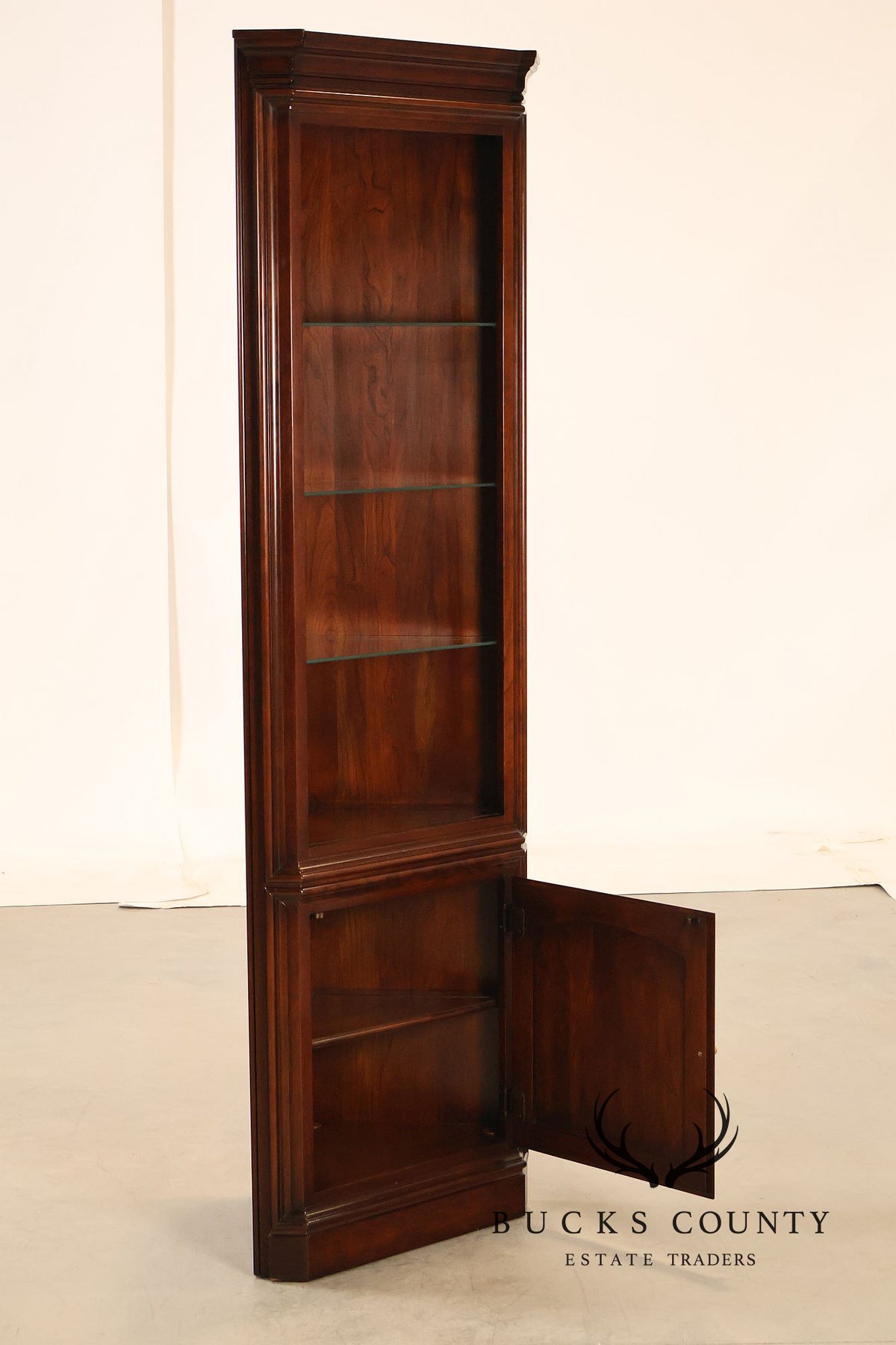 Statton Old Towne Cherry Georgian Corner Display Cabinet With Glass Shelves