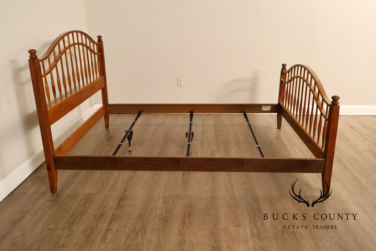 Ethan Allen 'Country Crossings' Queen Size Windsor Bed