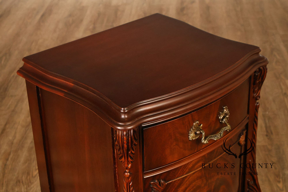1940s Vintage Pair of Mahogany Nightstands