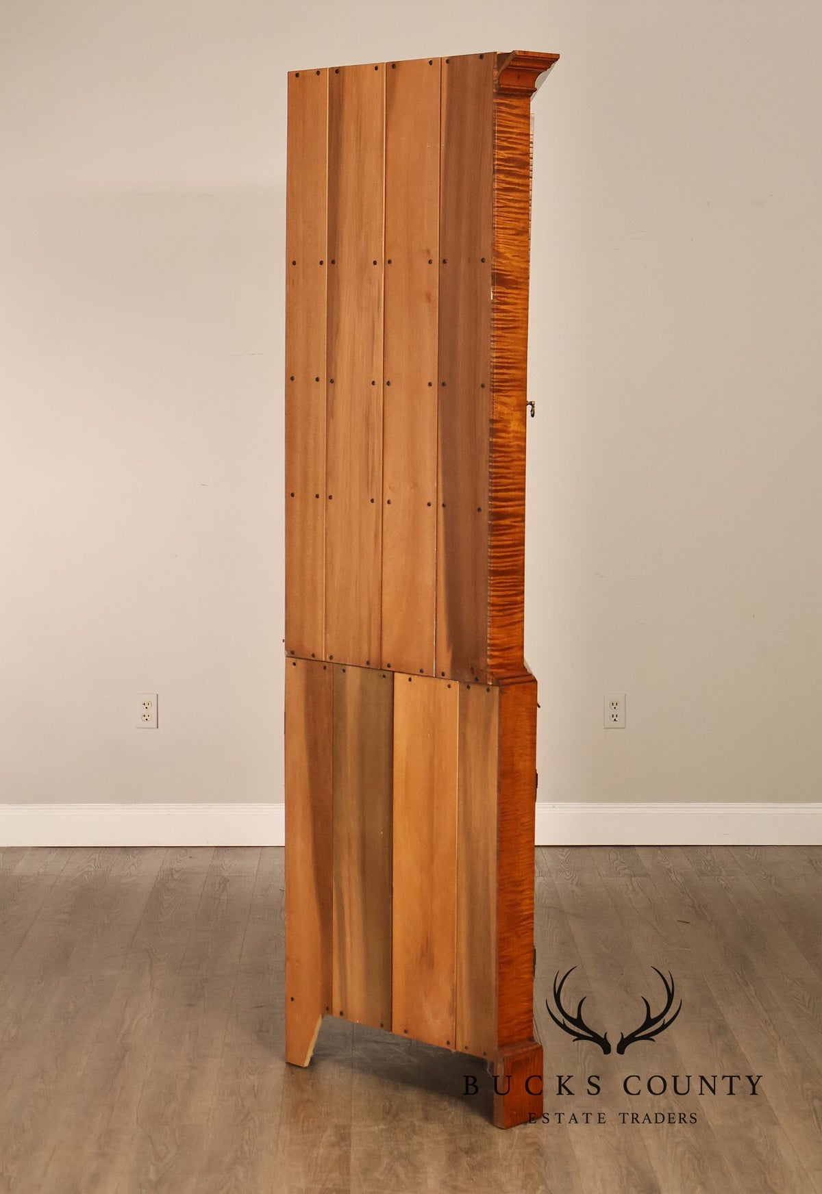 Louis Irion Tiger Maple Corner Cabinet*