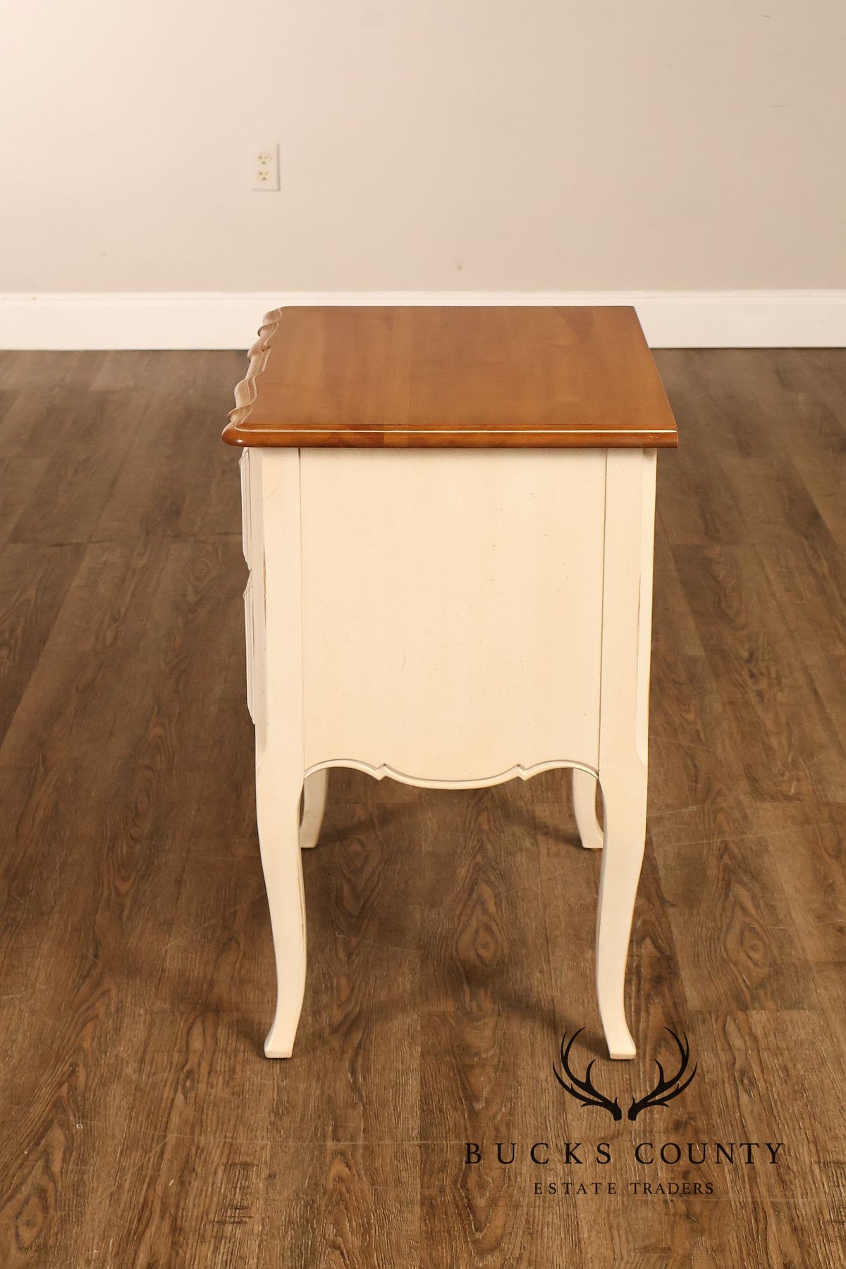 Ethan Allen French Country Style Pair of Painted Nightstands