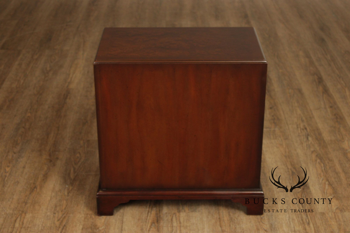 Kittinger Georgian Style Pair of Mahogany Three-Drawer Chests Nightstands