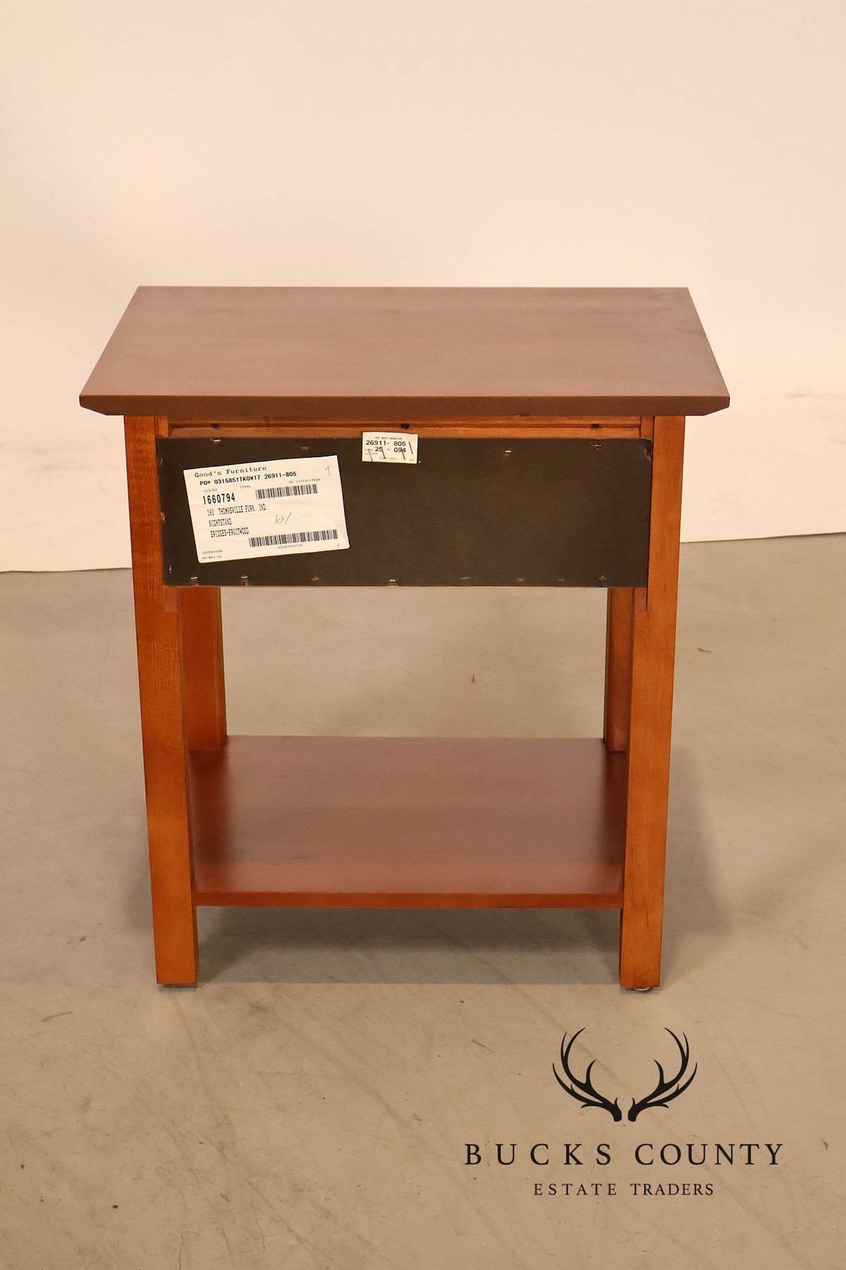 Thomasville 'Impressions' Mission Style Pair of Cherry Nightstands