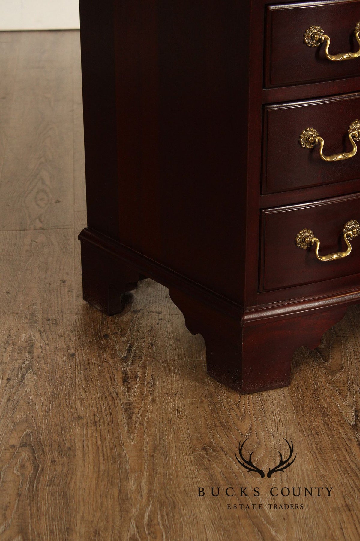 Link-Taylor Georgian Mahogany Bachelor's Chest Nightstand