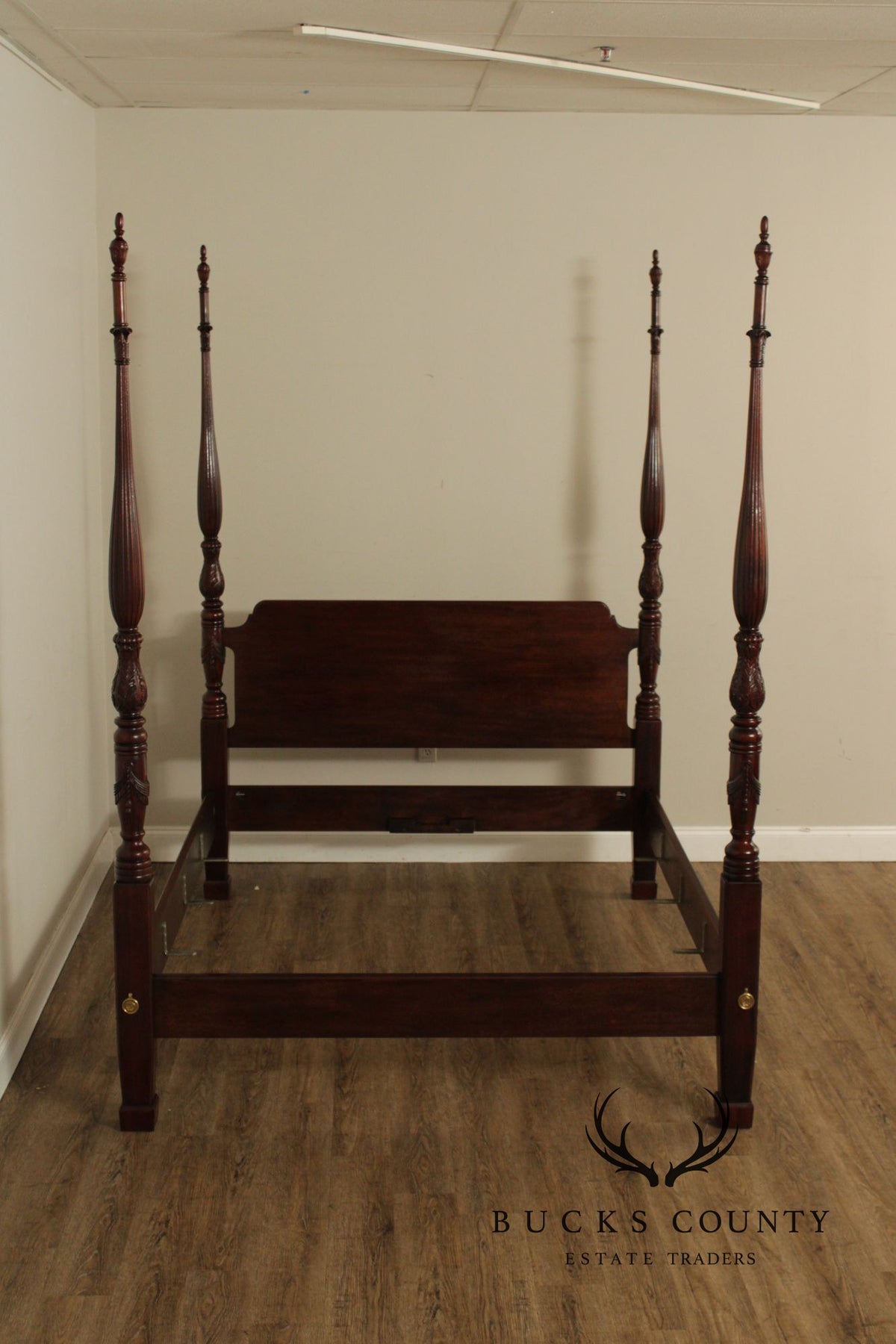 Henredon Georgian Chippendale Style Mahogany Traditional Queen Poster Bed