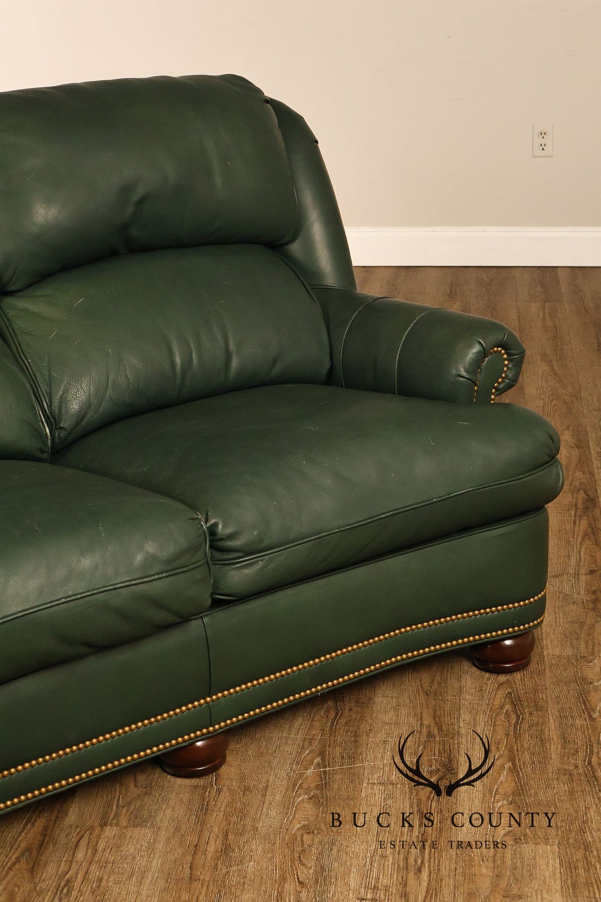 Hancock & Moore Traditional Leather Loveseat