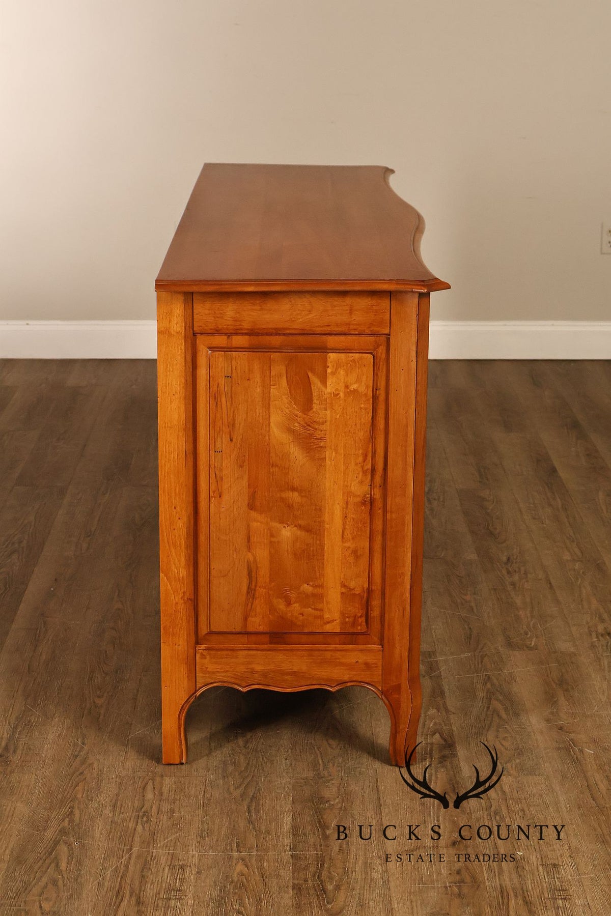 Ethan Allen 'Legacy' French Country Style Chest of Drawers