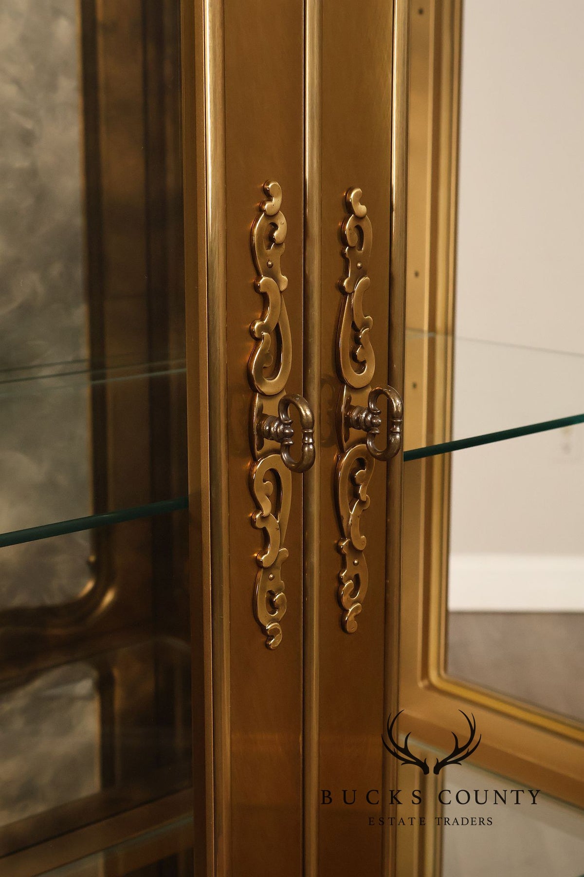Mastercraft Mid Century Modern Brass And Glass Display Cabinet