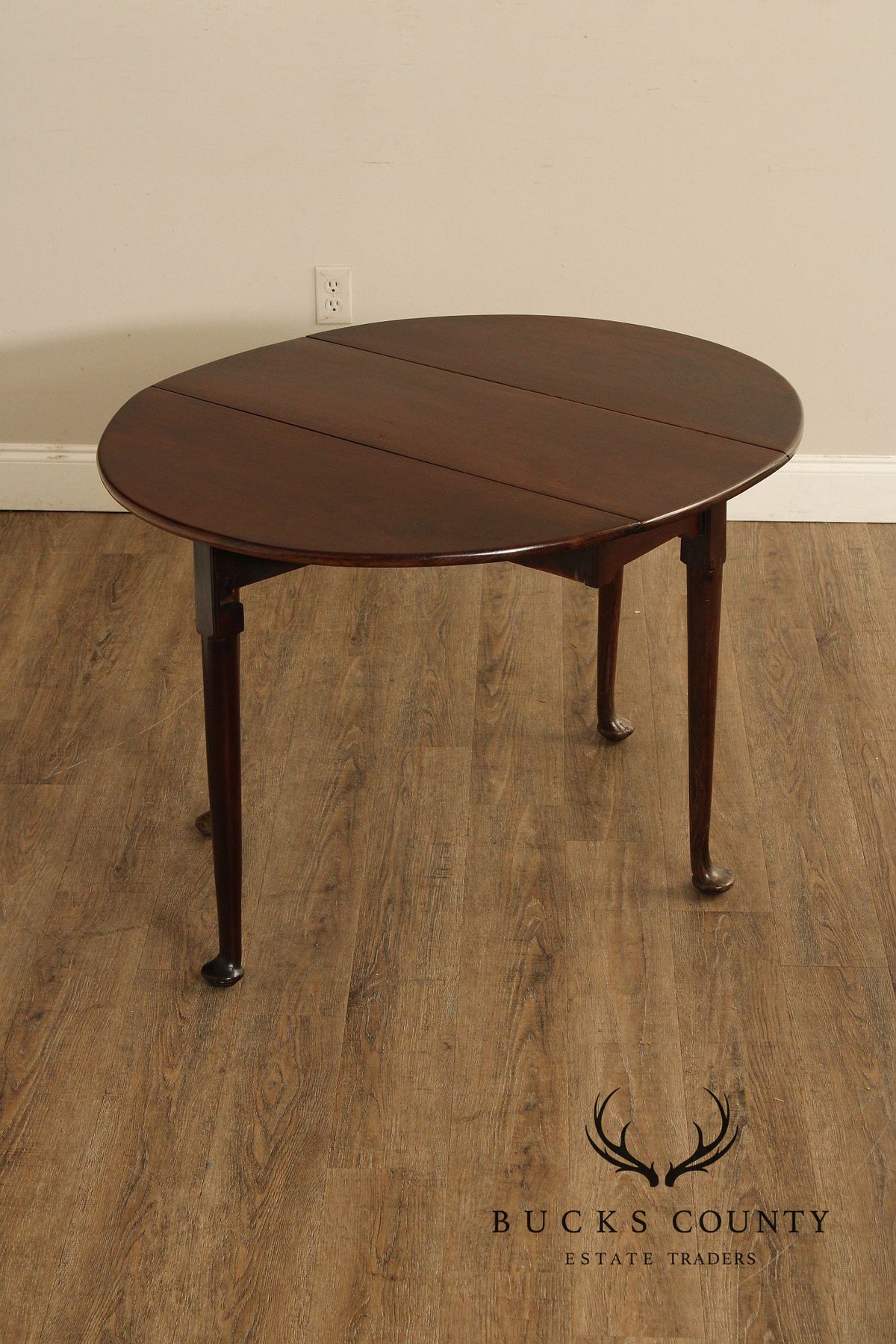 Queen Anne Style Mahogany Drop-Leaf Table