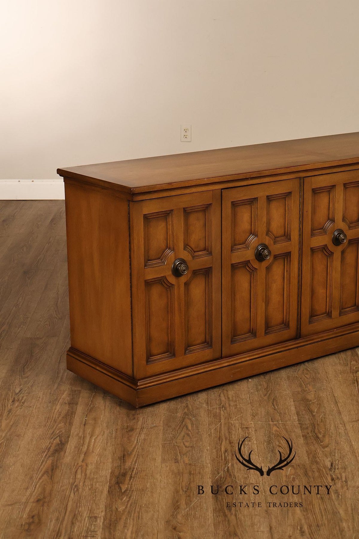 Henredon Mid Century Modern Walnut Sideboard