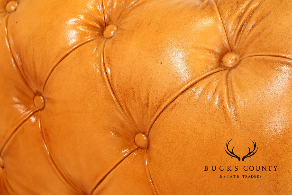 English Traditional Style Leather 'Cheyenne' Chesterfield Sofa