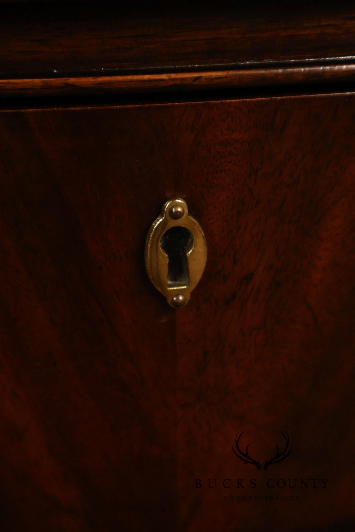 Drexel Heritage Heritage Georgian Style Mahogany Pair Of Chest Nightstands