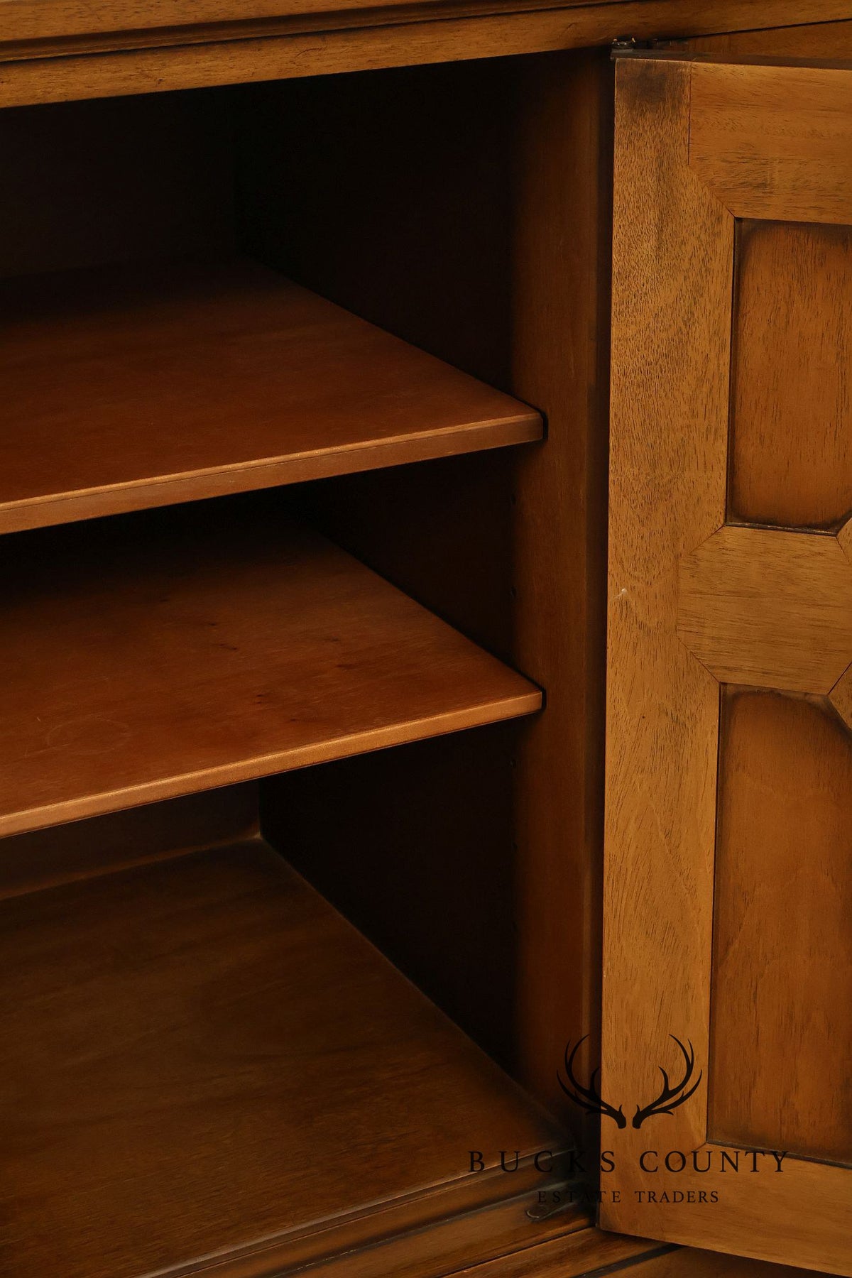 Henredon Mid Century Modern Walnut Sideboard
