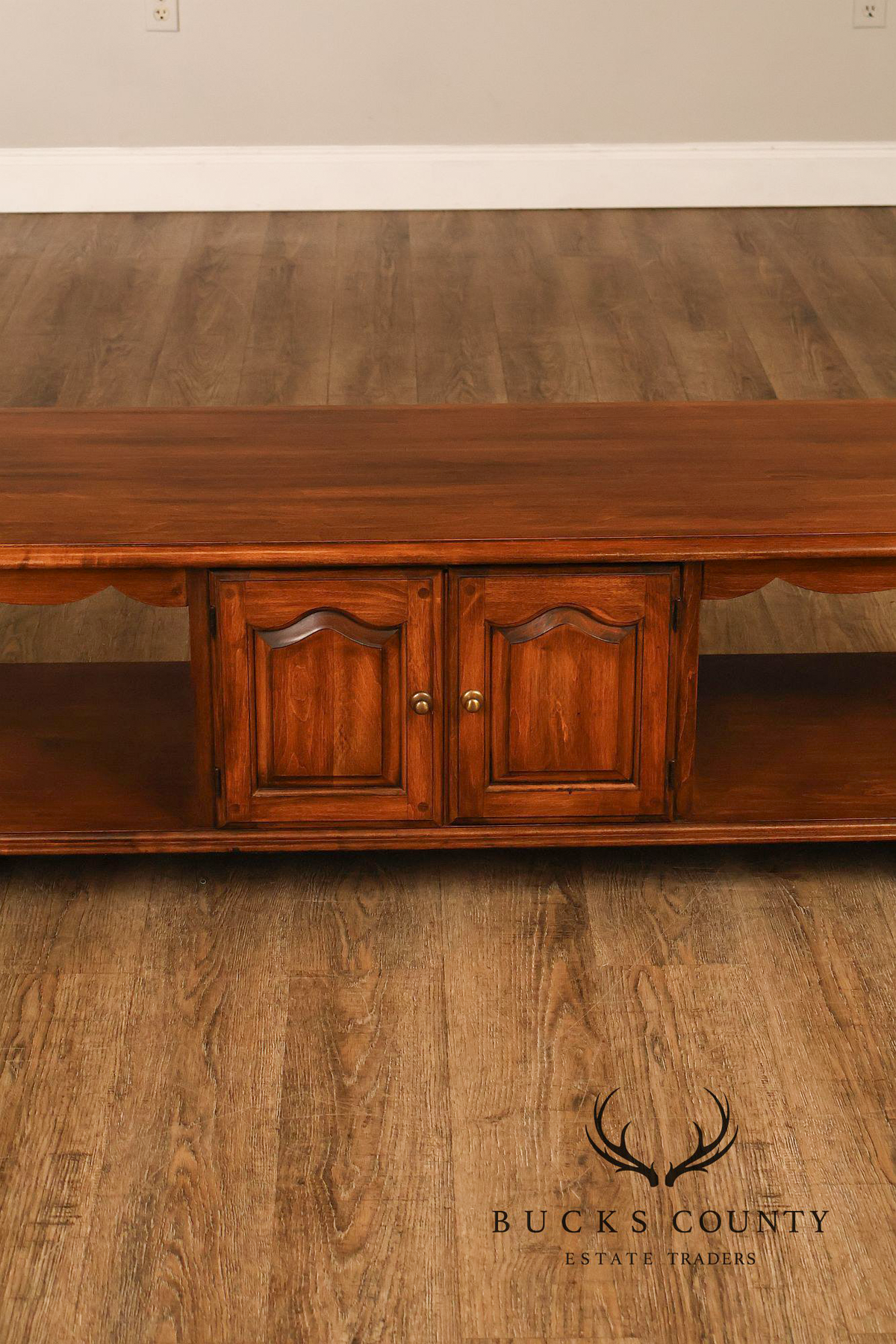 Pennsylvania House Traditional Style Vintage Maple Long Coffee Table With Cabinet Storage