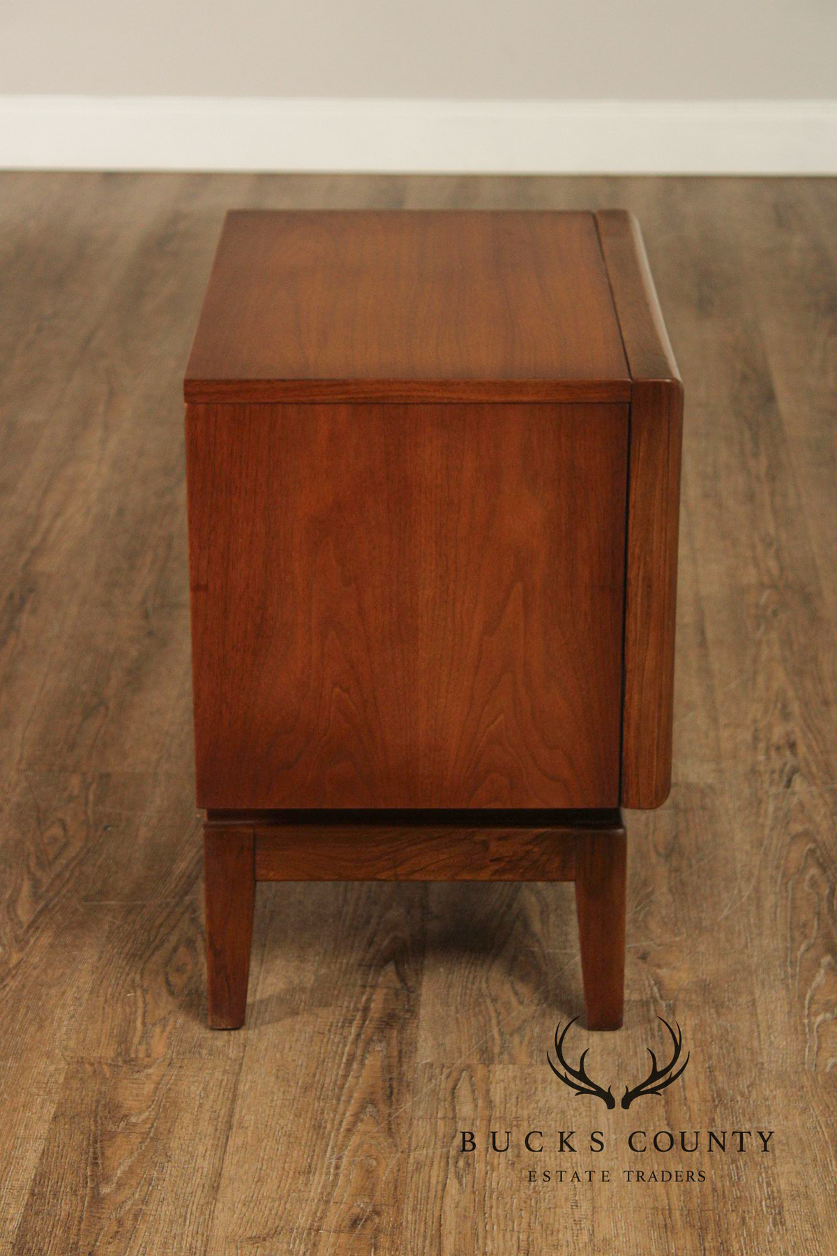 United Furniture Mid Century Modern Pair of Walnut Diamond Front Nightstands