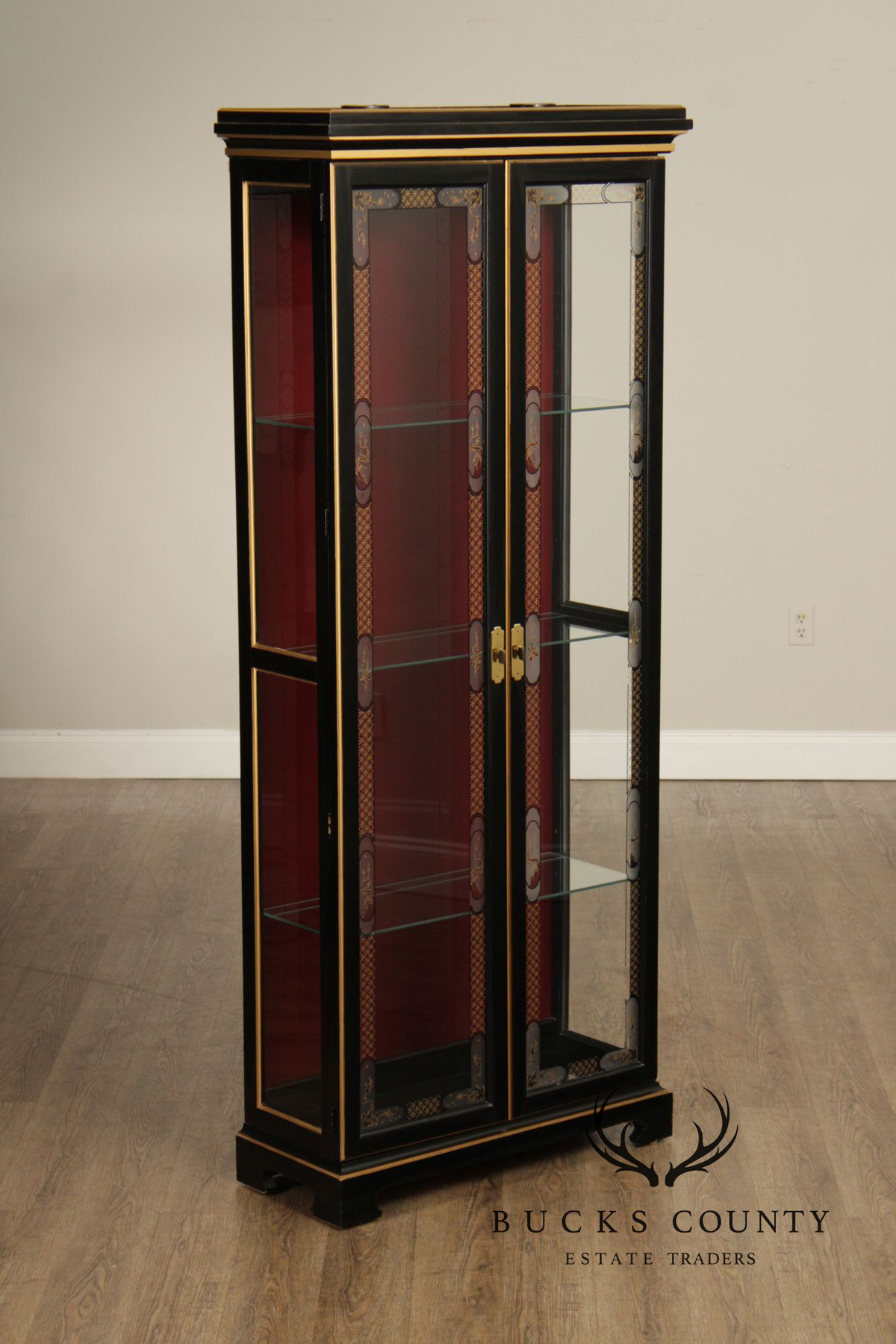 American Of Martinsville Chinoiserie Black Lacquer Lighted Curio Display Cabinet With Glass Shelves