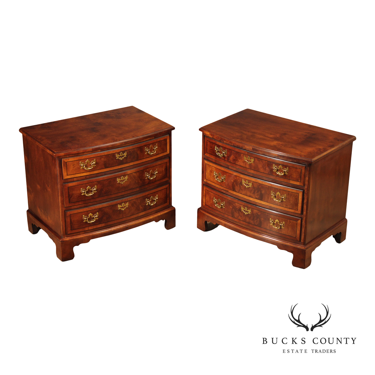 Henredon Aston Court Georgian Style Pair Bowfront Three-Drawer Chest Nightstands