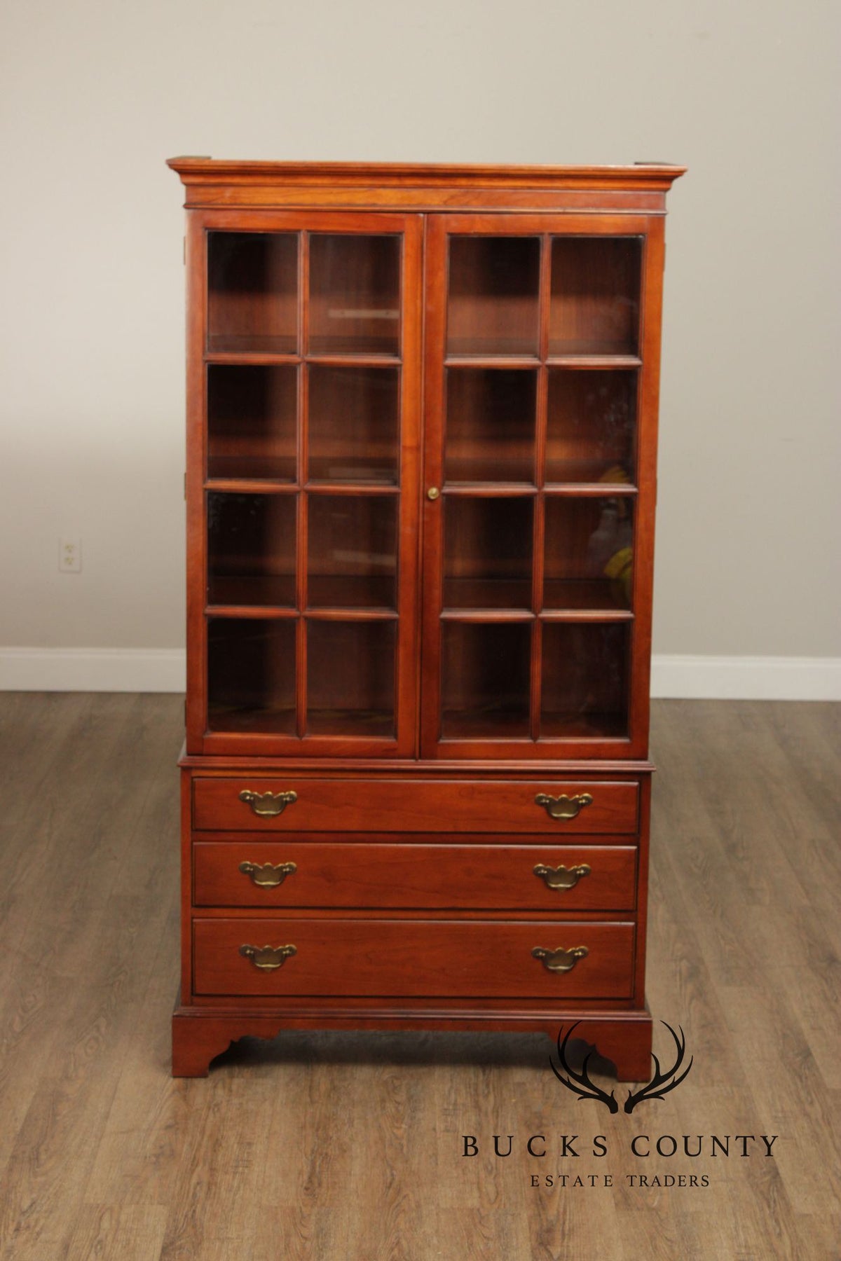 Drexel Chippendale Style Cherry Bookcase Display Cabinet