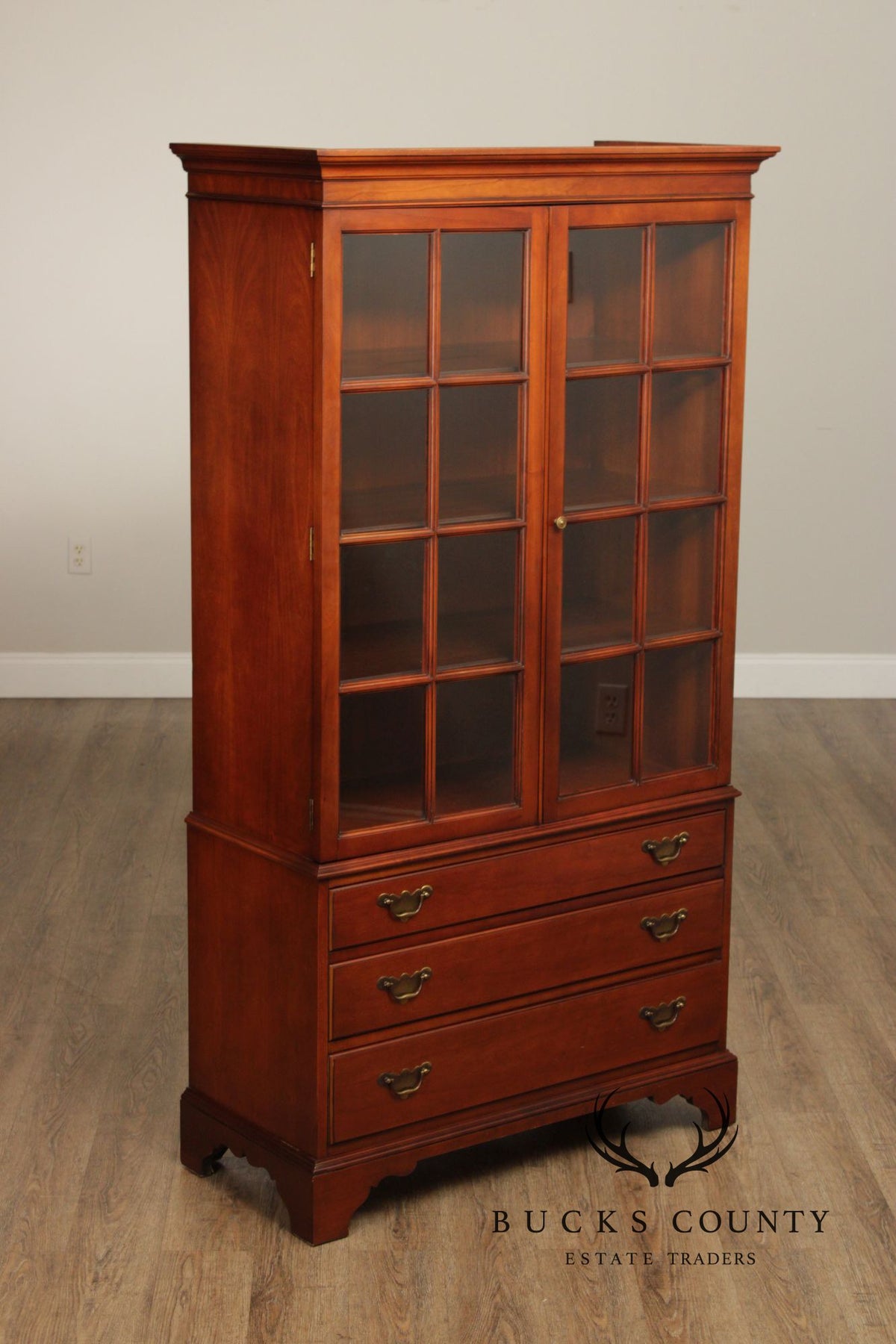 Drexel Chippendale Style Cherry Bookcase Display Cabinet